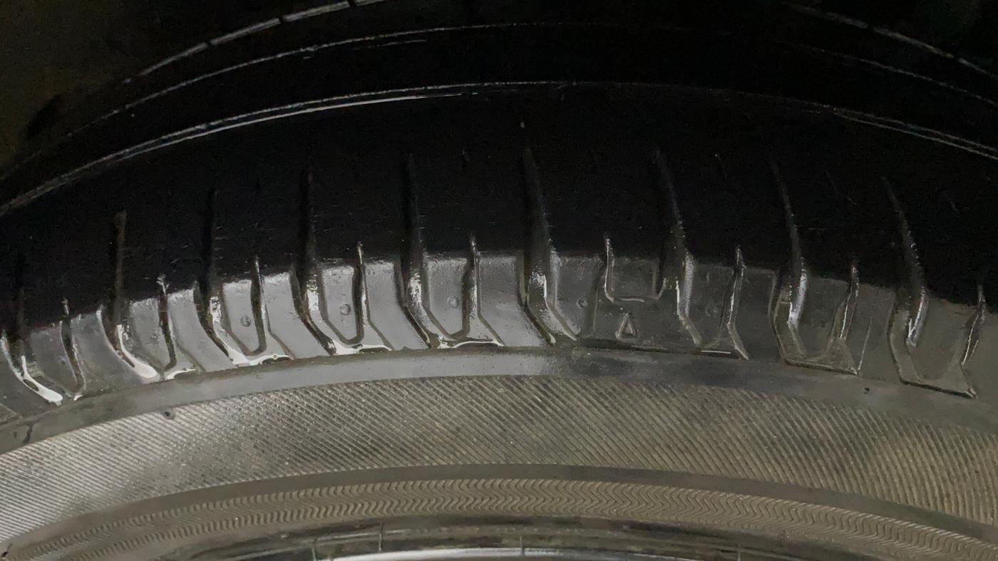 2020 Maruti XL6 ZETA MT, Petrol, Manual, 42,065 km, Left Rear Tyre Tread