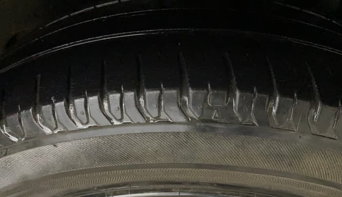 2020 Maruti XL6 ZETA MT, Petrol, Manual, 42,065 km, Left Rear Tyre Tread