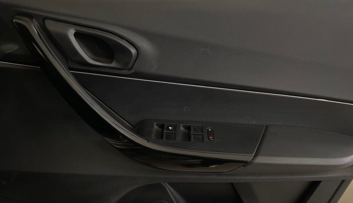 2018 Tata TIAGO NRG PETROL, Petrol, Manual, 52,247 km, Driver Side Door Panels Control