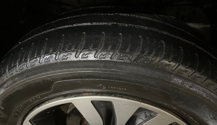 2018 Tata TIAGO NRG PETROL, Petrol, Manual, 52,247 km, Right Front Tyre Tread