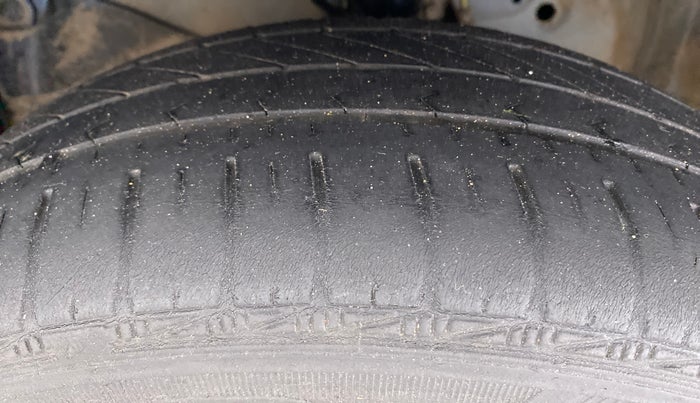 2014 Honda Amaze 1.2 EXMT I VTEC, Petrol, Manual, 50,654 km, Left Front Tyre Tread