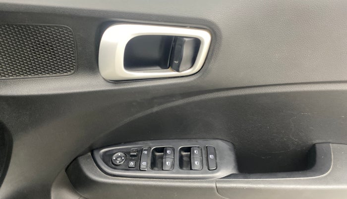 2020 Hyundai VENUE SX 1.0 TURBO IMT, Petrol, Manual, 63,032 km, Driver Side Door Panels Control