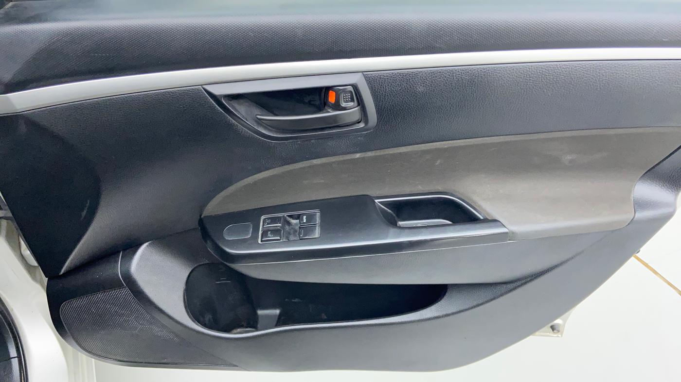 2017 Maruti Swift LXI (O), Petrol, Manual, 43,232 km, Driver Side Door Panels Control