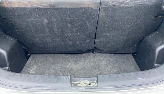 2017 Maruti Swift LXI (O), Petrol, Manual, 43,232 km, Boot Inside