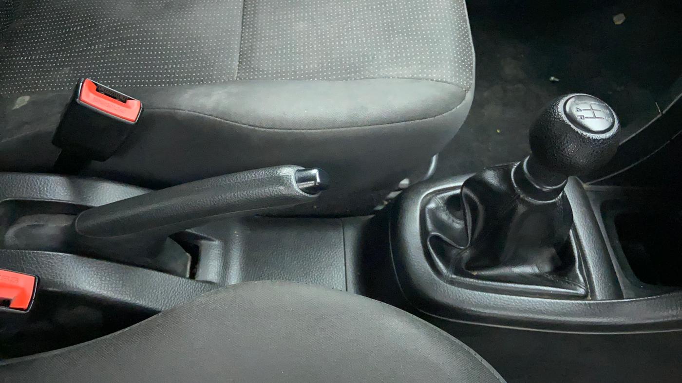 2017 Maruti Swift LXI (O), Petrol, Manual, 43,232 km, Gear Lever