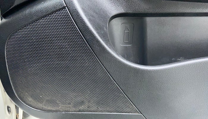 2017 Maruti Swift LXI (O), Petrol, Manual, 43,232 km, Speaker