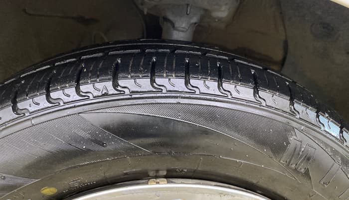 2019 Hyundai NEW SANTRO SPORTZ CNG, CNG, Manual, 58,600 km, Right Front Tyre Tread