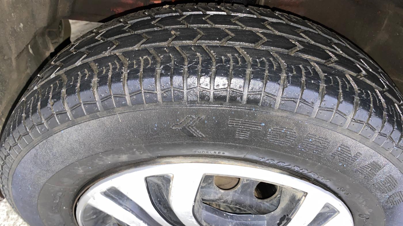 2015 Maruti Swift Dzire VXI, Petrol, Manual, 37,153 km, Left Front Tyre Tread