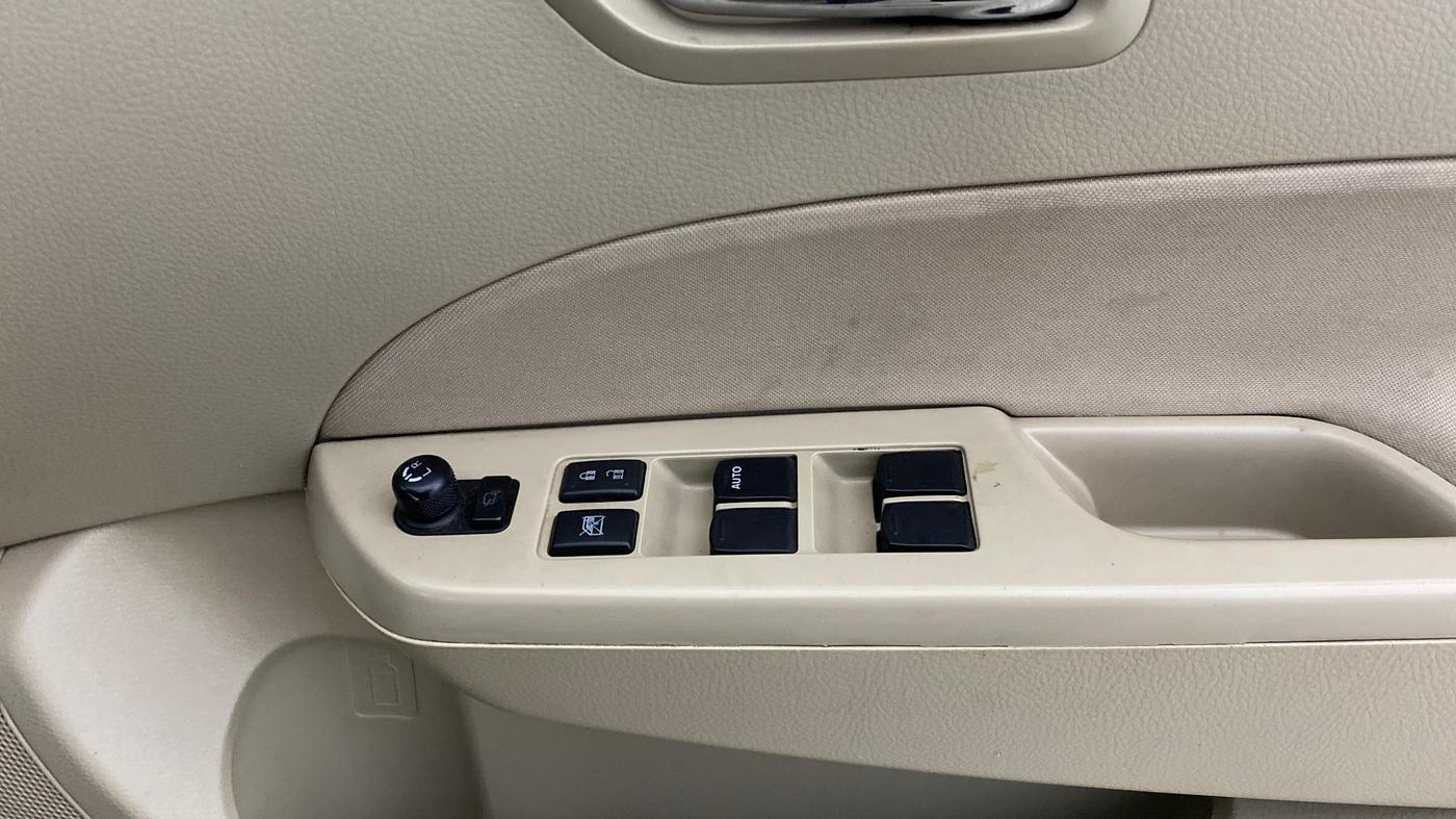 2015 Maruti Swift Dzire VXI, Petrol, Manual, 37,153 km, Driver Side Door Panels Control