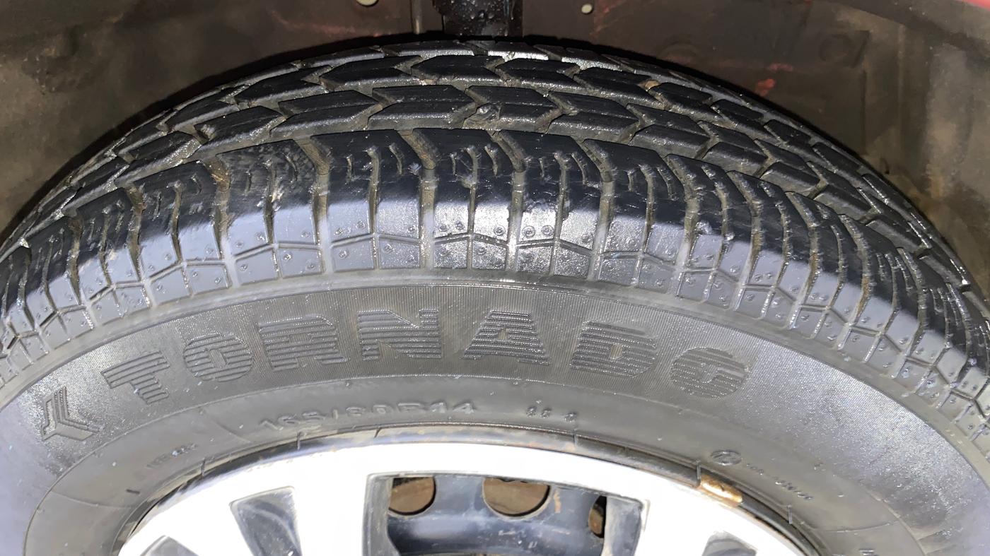 2015 Maruti Swift Dzire VXI, Petrol, Manual, 37,153 km, Right Front Tyre Tread