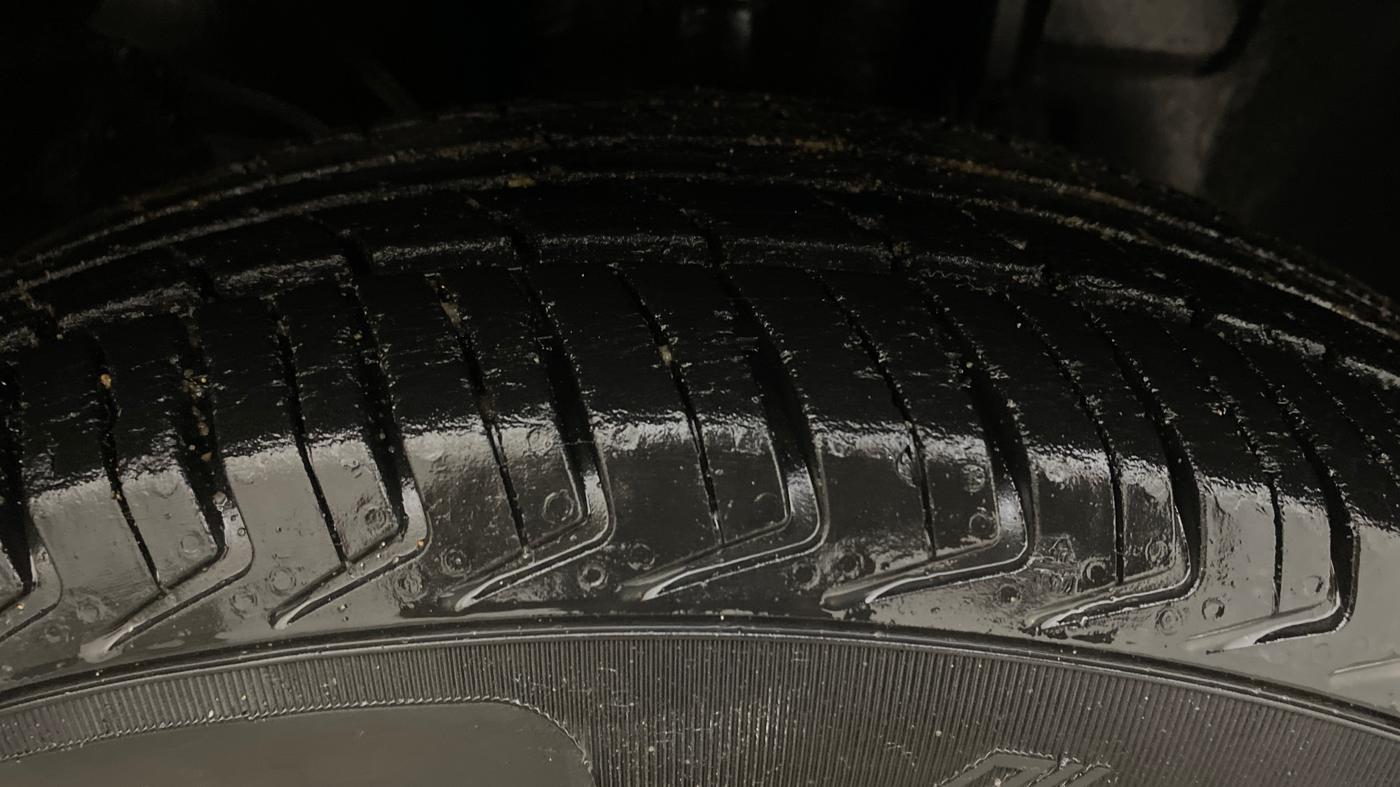 2019 Renault Kwid RXT 1.0 AMT (O), Petrol, Automatic, 56,090 km, Right Front Tyre Tread