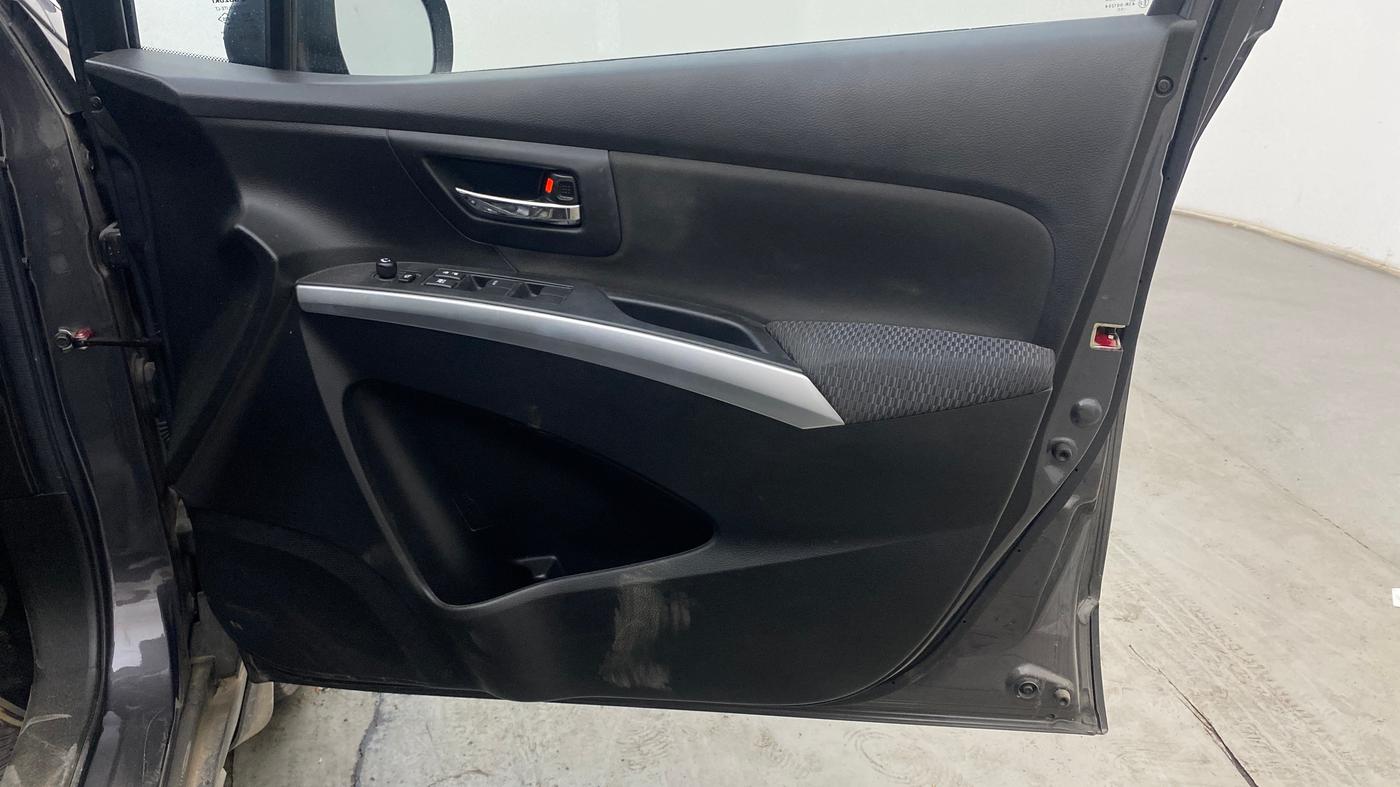 2022 Maruti S Cross ZETA 1.5, Petrol, Manual, 21,181 km, Driver Side Door Panels Control