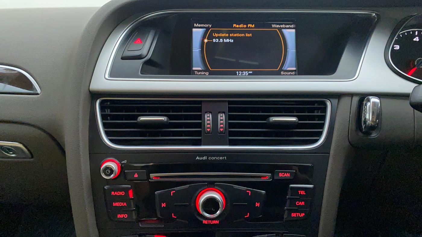 2015 Audi A4 35 TDI PREMIUM PLUS SUNROOF, Diesel, Automatic, 42,042 km, Infotainment System