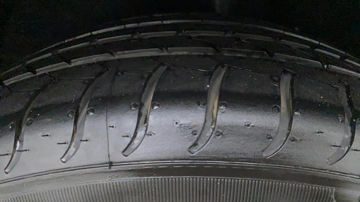 2015 Audi A4 35 TDI PREMIUM PLUS SUNROOF, Diesel, Automatic, 42,042 km, Left Rear Tyre Tread