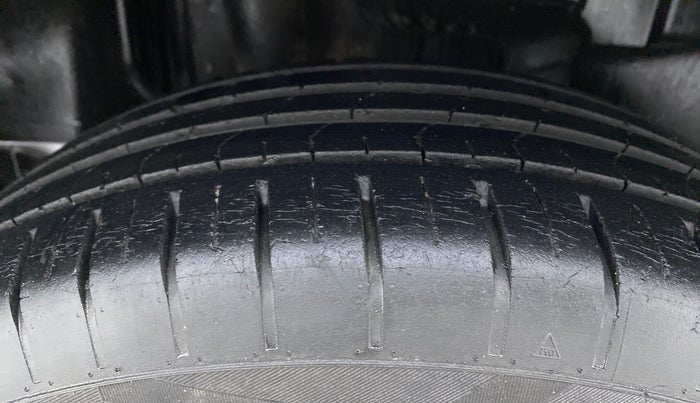 2018 Maruti Swift ZXI (AMT), Petrol, Automatic, 42,761 km, Right Rear Tyre Tread
