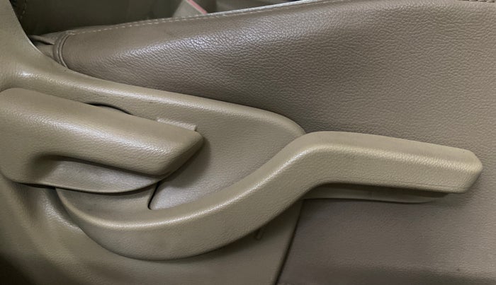 2014 Honda Brio VX AT, Petrol, Automatic, 74,440 km, Driver Side Adjustment Panel