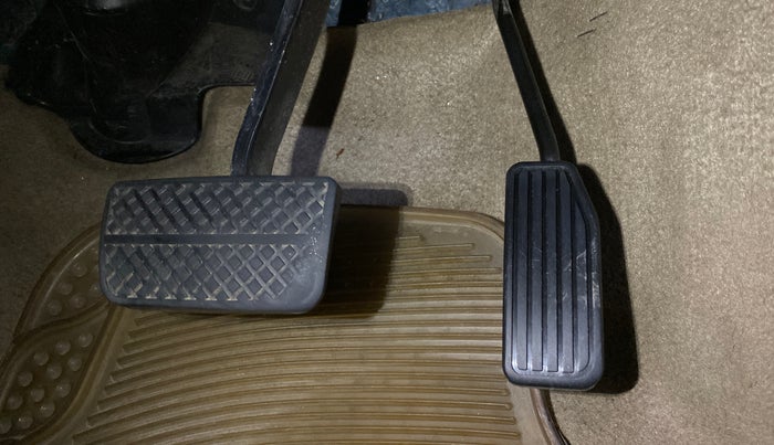 2014 Honda Brio VX AT, Petrol, Automatic, 74,440 km, Pedals