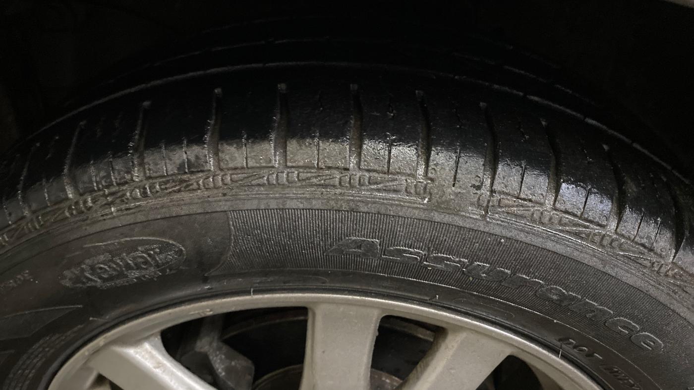 2014 Honda Brio VX AT, Petrol, Automatic, 74,440 km, Left Front Tyre Tread