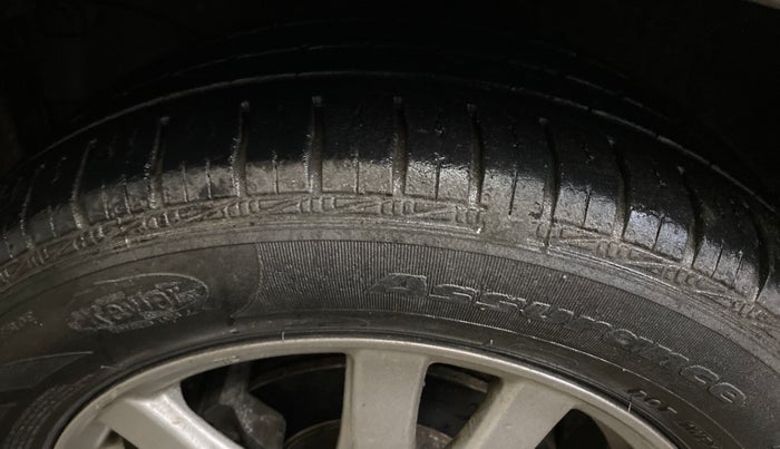 2014 Honda Brio VX AT, Petrol, Automatic, 74,440 km, Left Front Tyre Tread