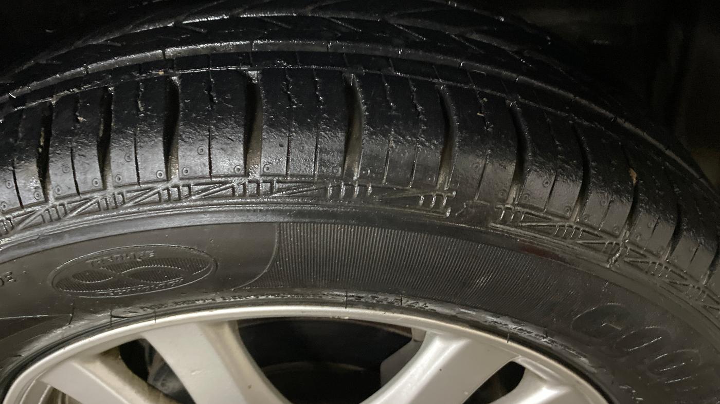 2014 Honda Brio VX AT, Petrol, Automatic, 74,440 km, Right Front Tyre Tread