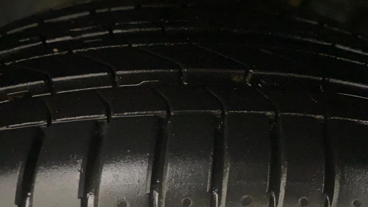2021 Tata ALTROZ XZ PLUS PETROL, Petrol, Manual, 65,589 km, Left Front Tyre Tread