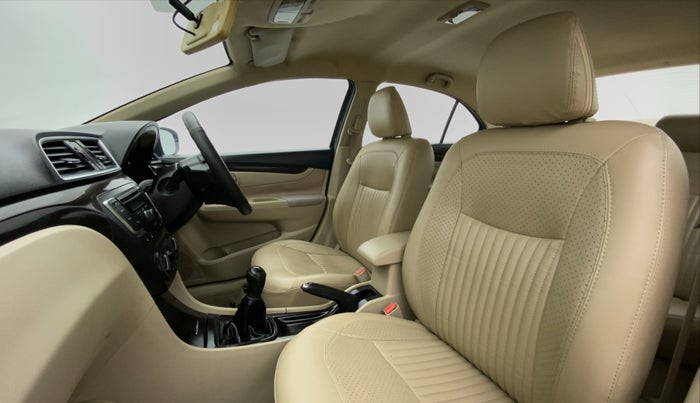 2017 Maruti Ciaz SIGMA 1.4 VVT, Petrol, Manual, 35,711 km, Right Side Front Door Cabin