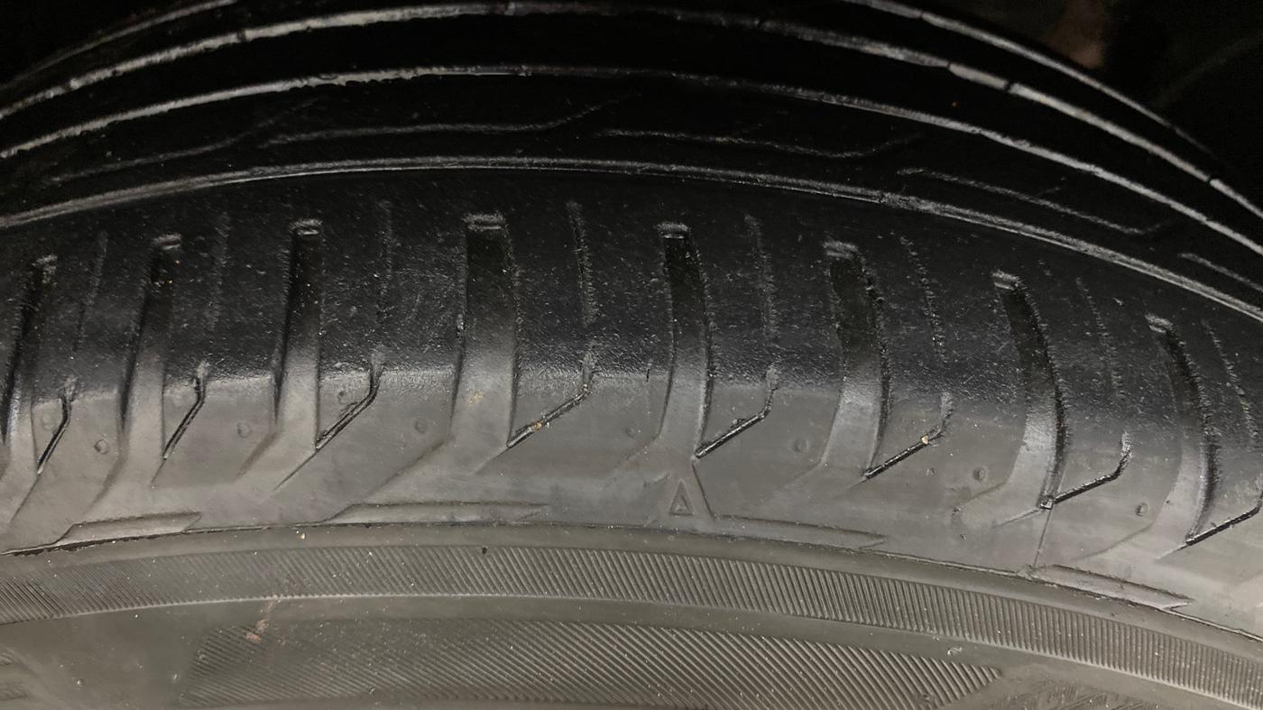 2018 Renault Duster RXS CVT, Petrol, Automatic, 1,22,948 km, Right Front Tyre Tread