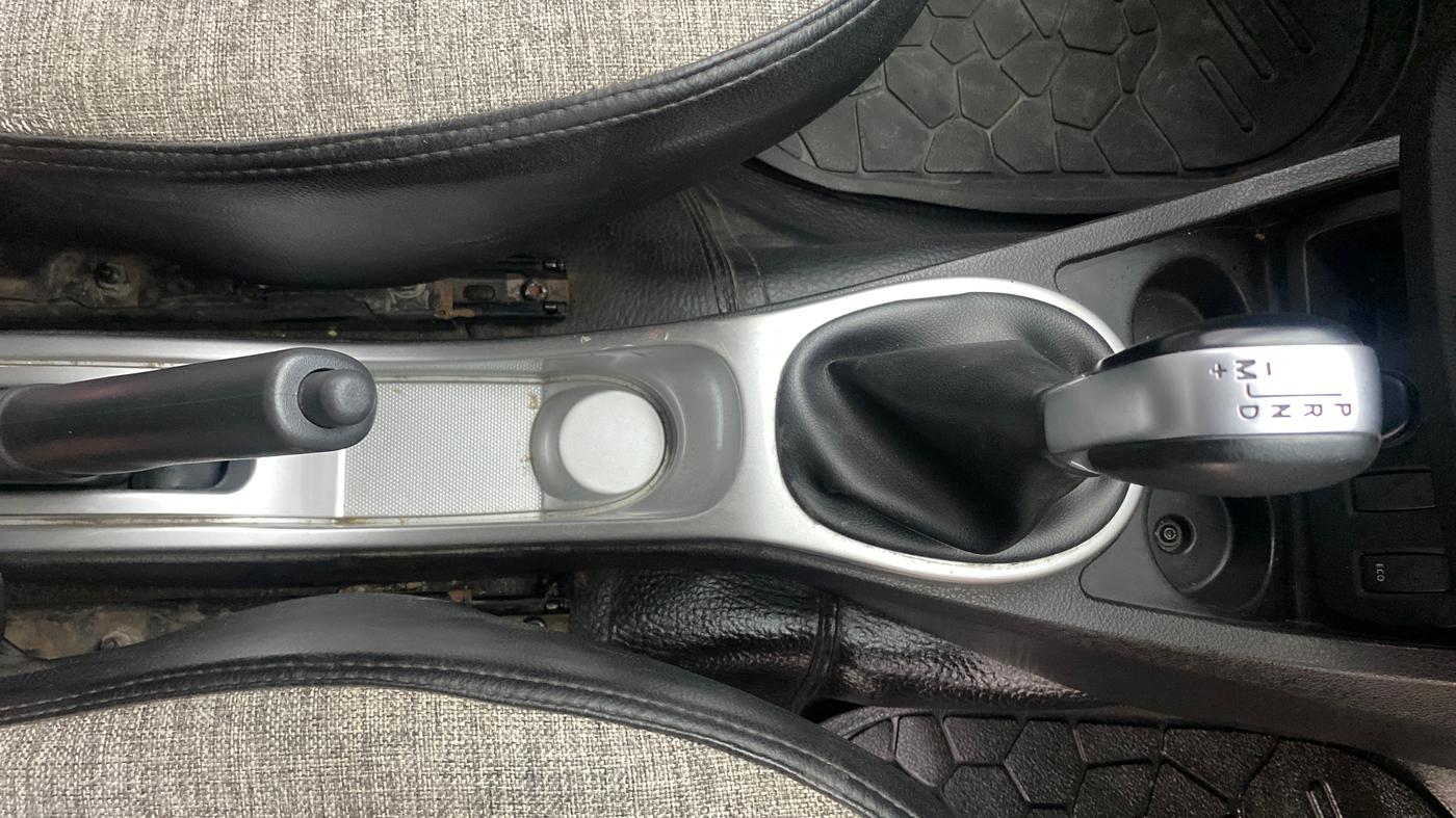 2018 Renault Duster RXS CVT, Petrol, Automatic, 1,22,948 km, Gear Lever