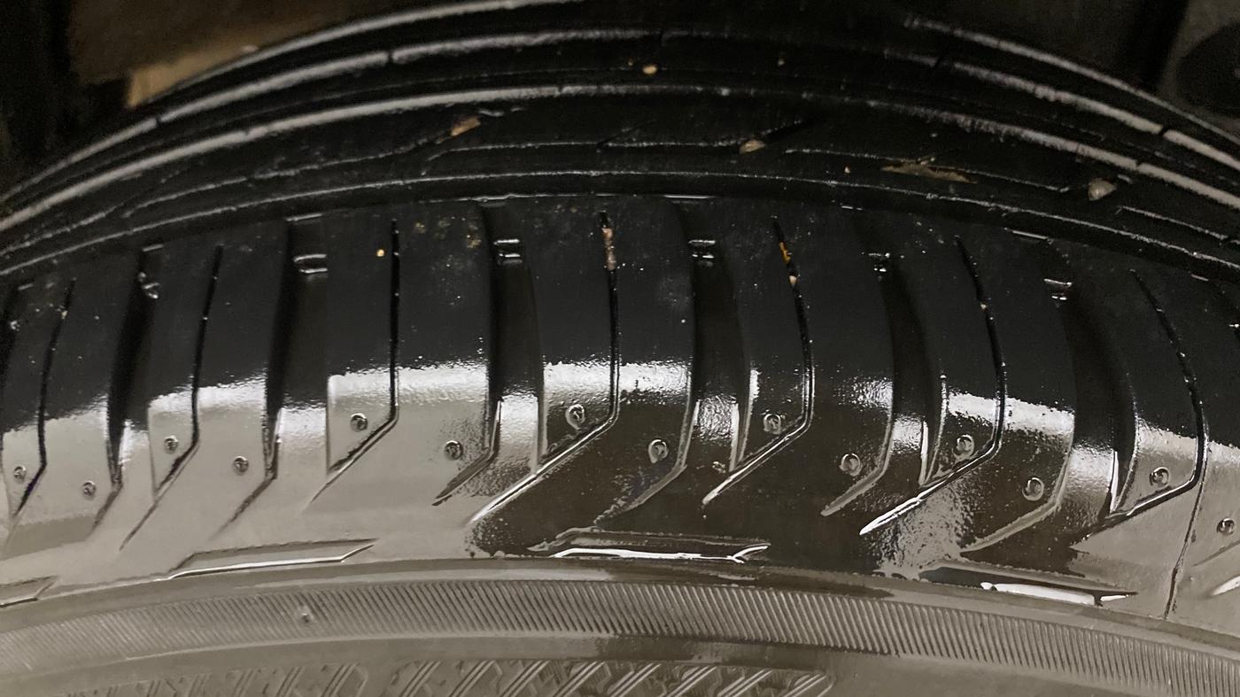 2018 Renault Duster RXS CVT, Petrol, Automatic, 1,22,948 km, Left Rear Tyre Tread