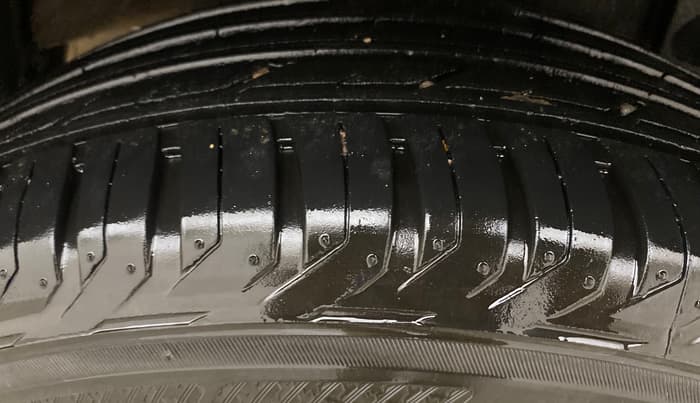 2018 Renault Duster RXS CVT, Petrol, Automatic, 1,22,948 km, Left Rear Tyre Tread