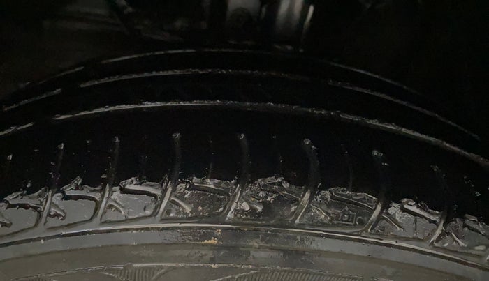 2019 Maruti Baleno DELTA PETROL 1.2, Petrol, Manual, 80,067 km, Left Front Tyre Tread
