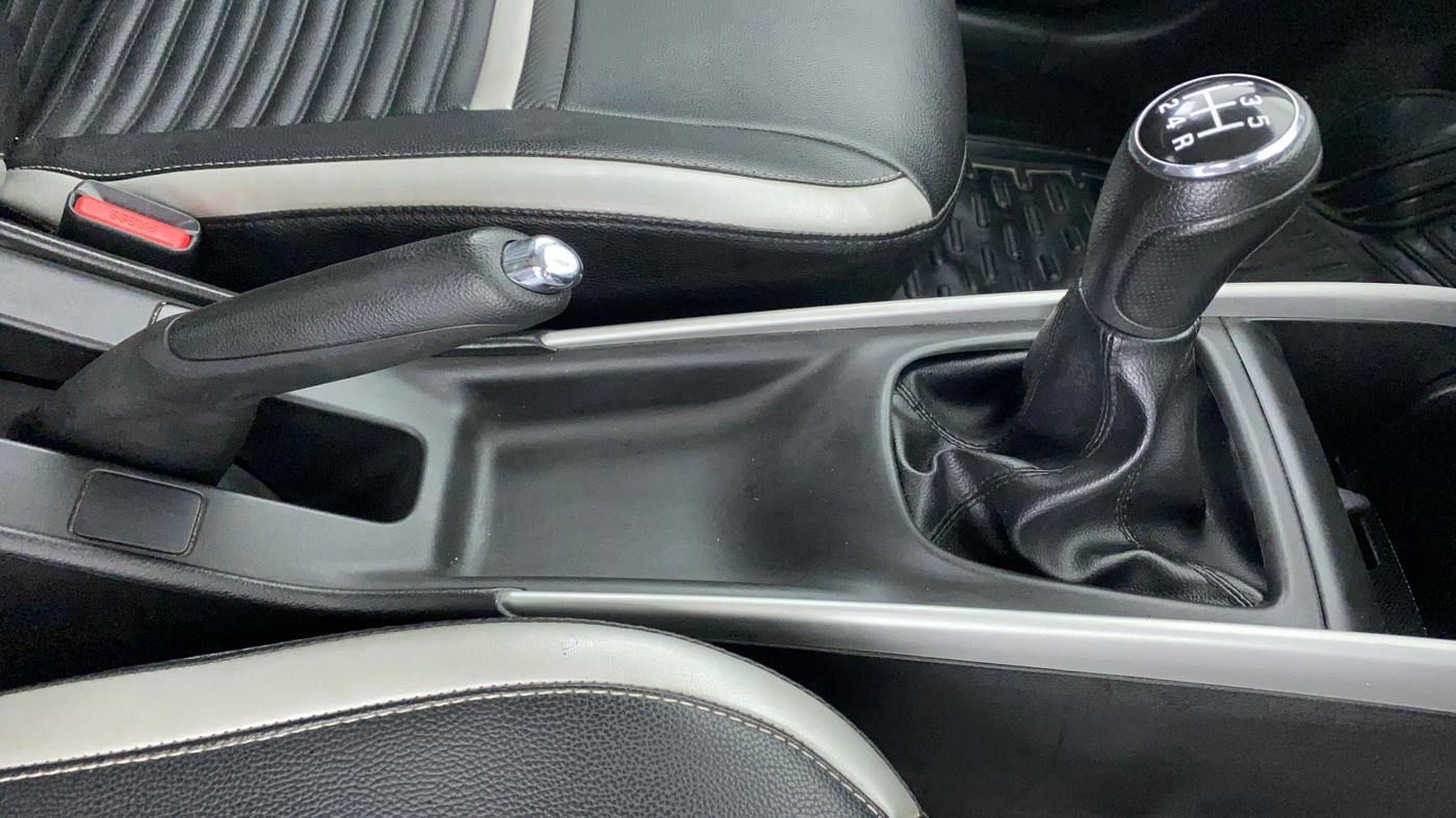 2018 Maruti Baleno DELTA 1.2 K12, Petrol, Manual, 32,310 km, Gear Lever