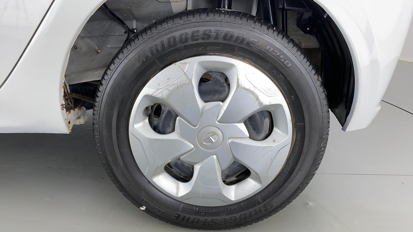 2020 Tata Tiago XT 1.2 REVOTRON, Petrol, Manual, 28,382 km, Left Rear Wheel