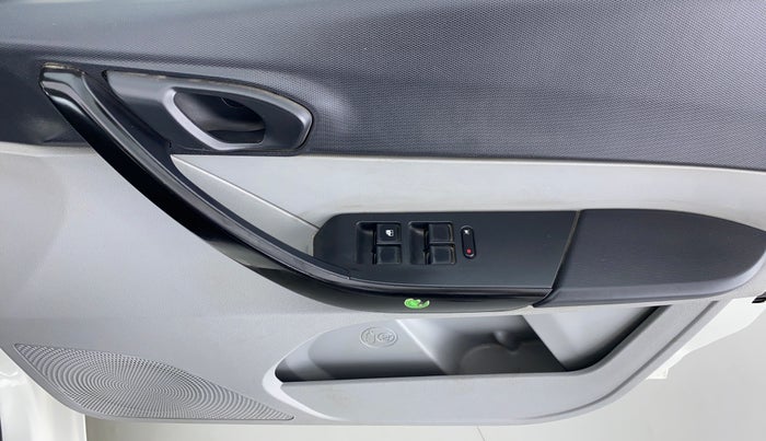 2020 Tata Tiago XT 1.2 REVOTRON, Petrol, Manual, 28,382 km, Driver Side Door Panels Control