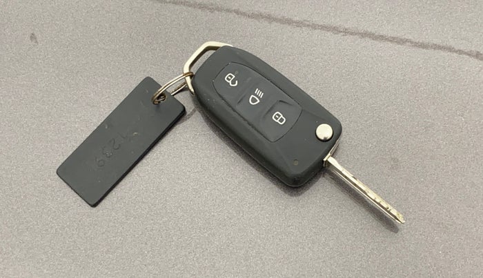 2018 Tata TIGOR XZ (O) PETROL, Petrol, Manual, 40,478 km, Key Close Up