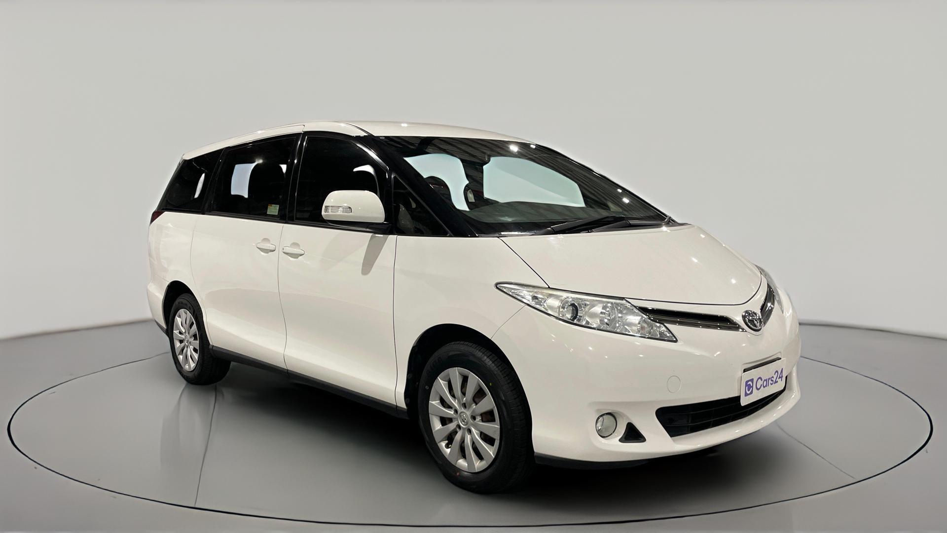 Toyota Tarago image