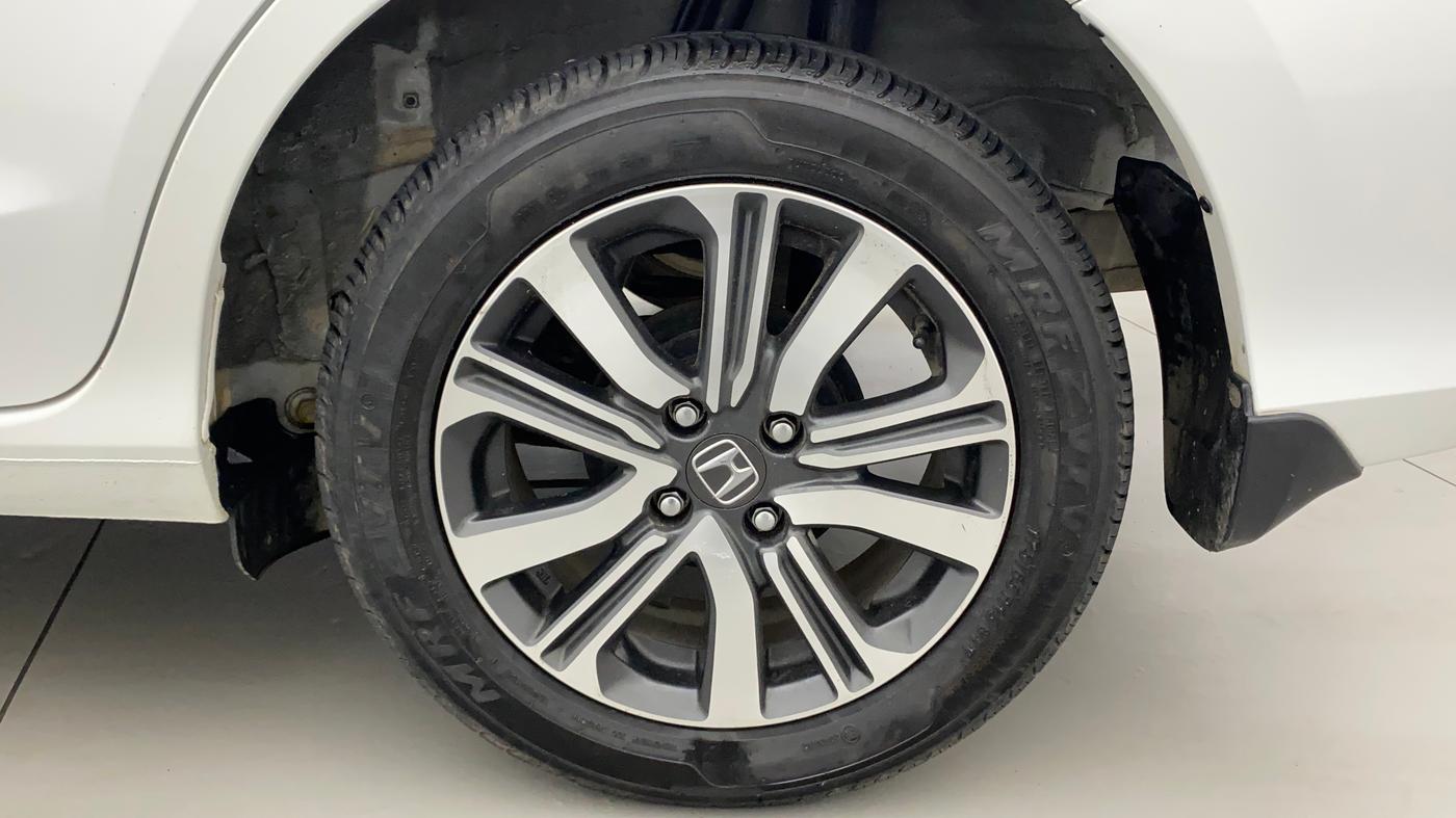 2022 Honda Amaze 1.2L I-VTEC VX CVT, Petrol, Automatic, 13,540 km, Left Rear Wheel