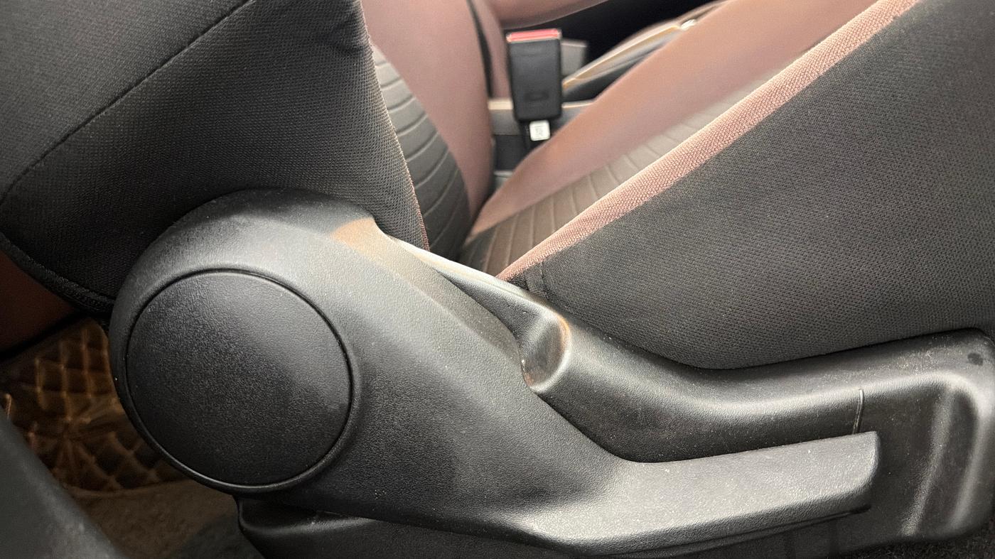 2023 Maruti FRONX DELTA 1.2 AGS, Petrol, Automatic, 39,967 km, Driver Side Adjustment Panel