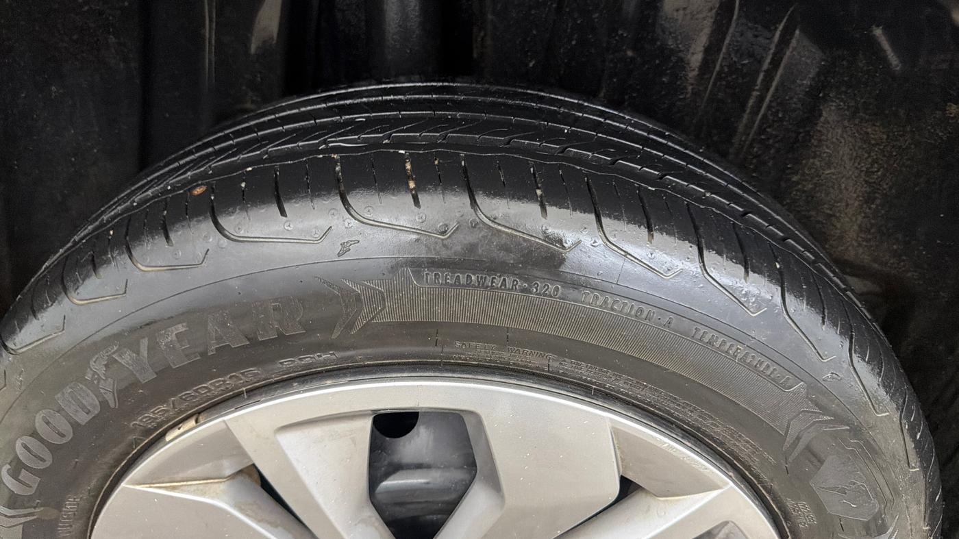 2023 Maruti FRONX DELTA 1.2 AGS, Petrol, Automatic, 39,967 km, Right Rear Tyre Tread