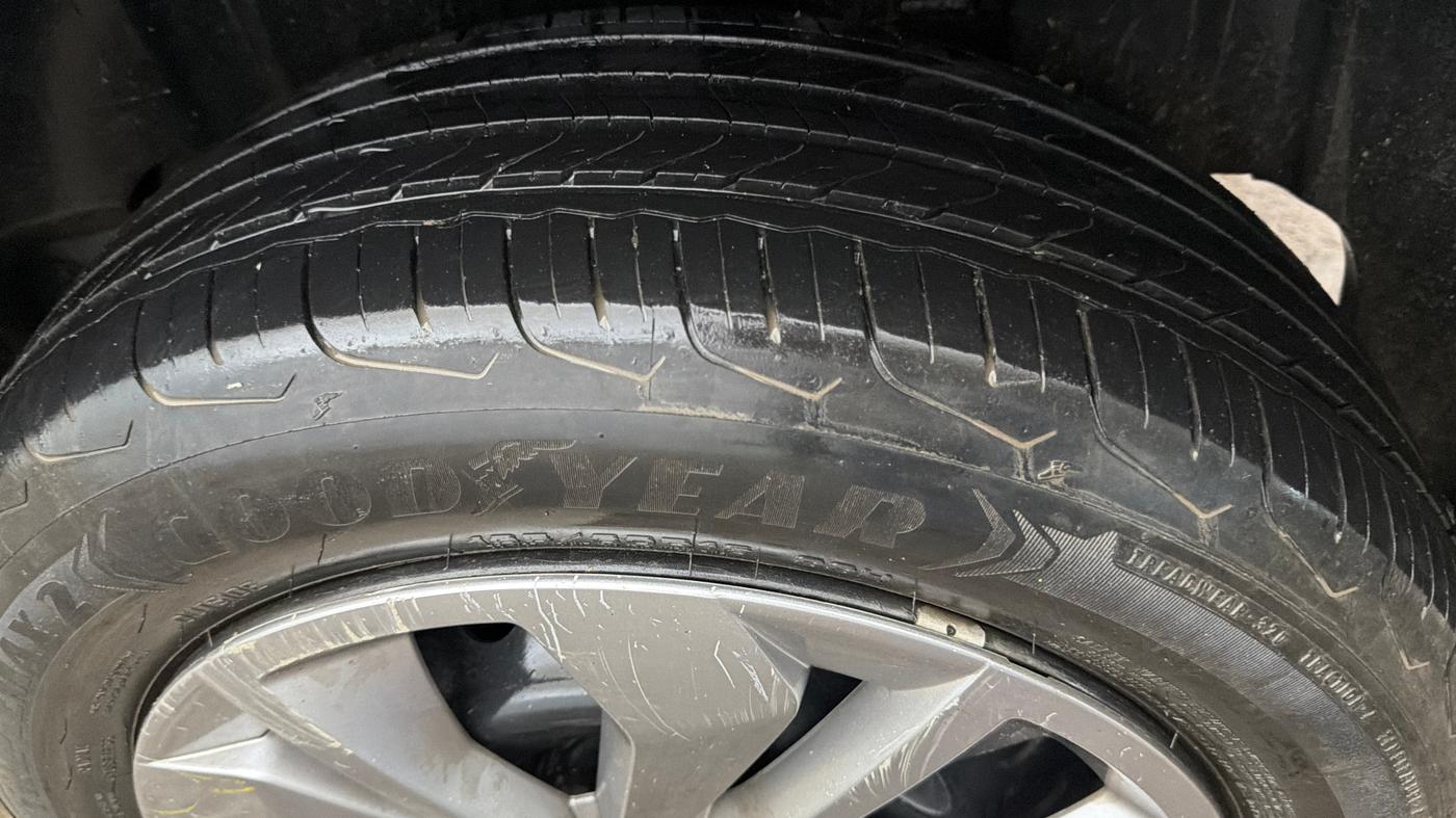 2023 Maruti FRONX DELTA 1.2 AGS, Petrol, Automatic, 39,967 km, Left Rear Tyre Tread