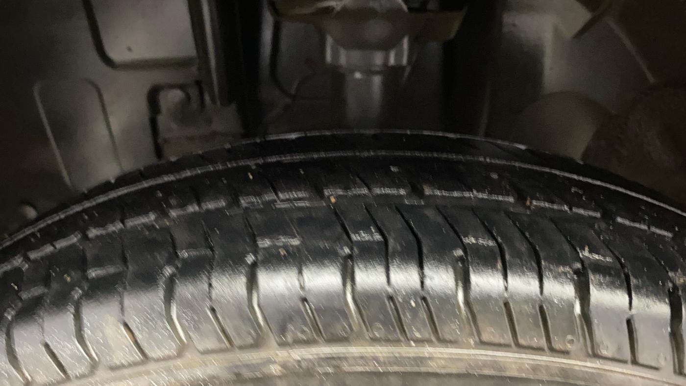 2016 Renault Kwid RXT 0.8, Petrol, Manual, 66,258 km, Left Front Tyre Tread
