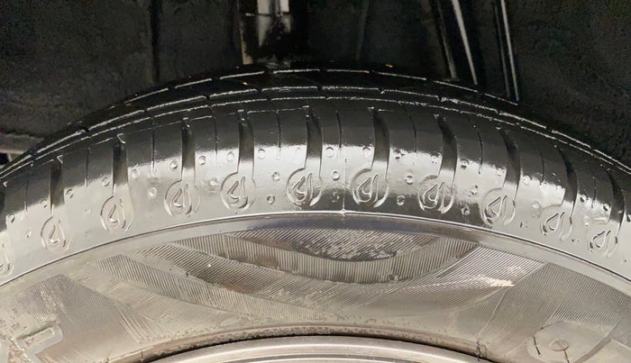 2021 Renault Kwid CLIMBER 1.0 AMT (O), Petrol, Automatic, 13,513 km, Right Rear Tyre Tread