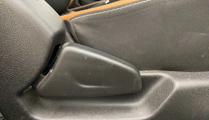 2021 Renault Kwid CLIMBER 1.0 AMT (O), Petrol, Automatic, 13,513 km, Driver Side Adjustment Panel