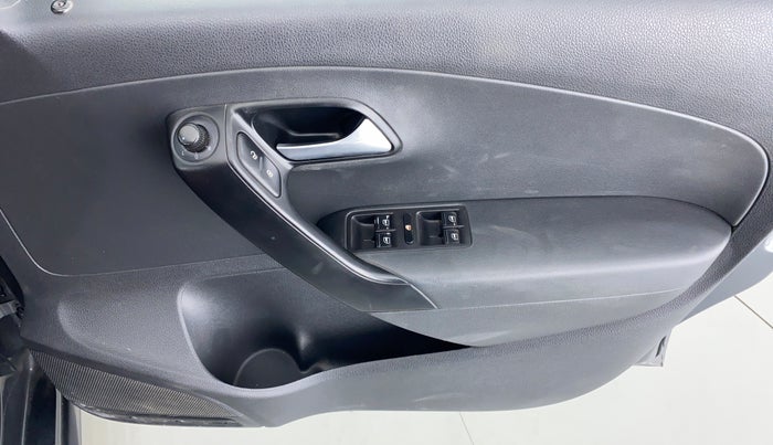 2016 Volkswagen Polo COMFORTLINE 1.2L PETROL, CNG, Manual, 84,858 km, Driver Side Door Panels Control