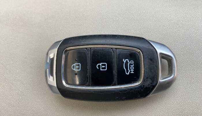 2018 Hyundai Verna 1.6 SX (O) CRDI MT, Diesel, Manual, 68,211 km, Key Close Up