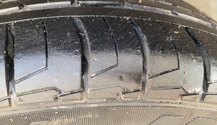 2018 Hyundai Verna 1.6 SX (O) CRDI MT, Diesel, Manual, 68,211 km, Right Rear Tyre Tread