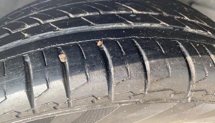 2018 Hyundai Verna 1.6 SX (O) CRDI MT, Diesel, Manual, 68,211 km, Left Front Tyre Tread