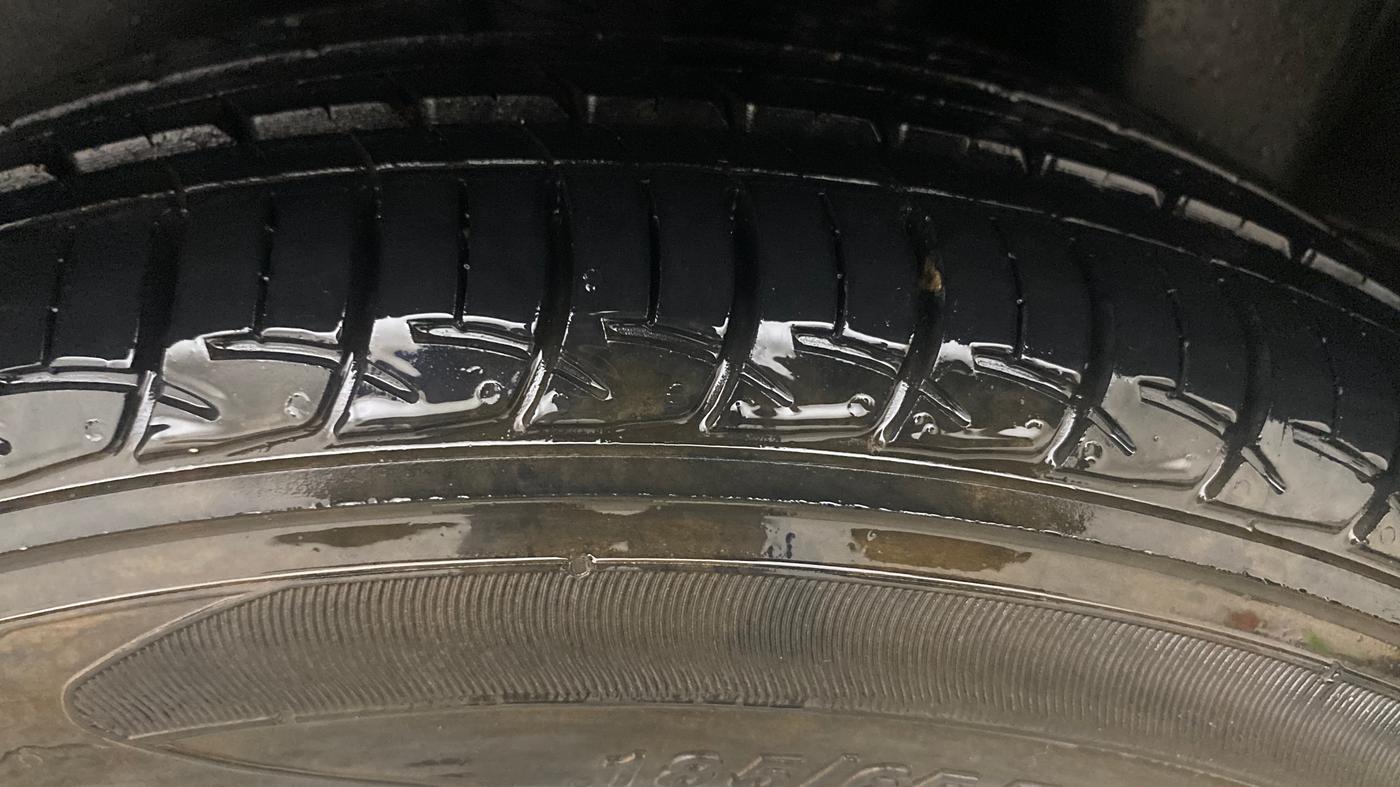 2020 Maruti Ciaz DELTA AT 1.5 SHVS PETROL, Petrol, Automatic, 1,38,064 km, Left Rear Tyre Tread