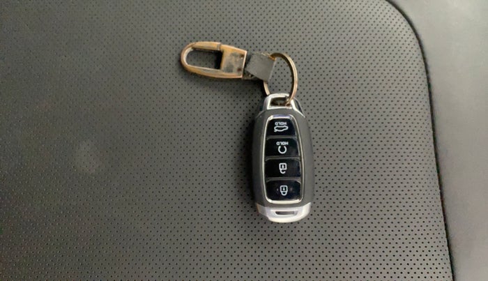 2024 Hyundai Verna SX (O) 1.5 TURBO PETROL DCT, Petrol, Automatic, 15,541 km, Key Close Up