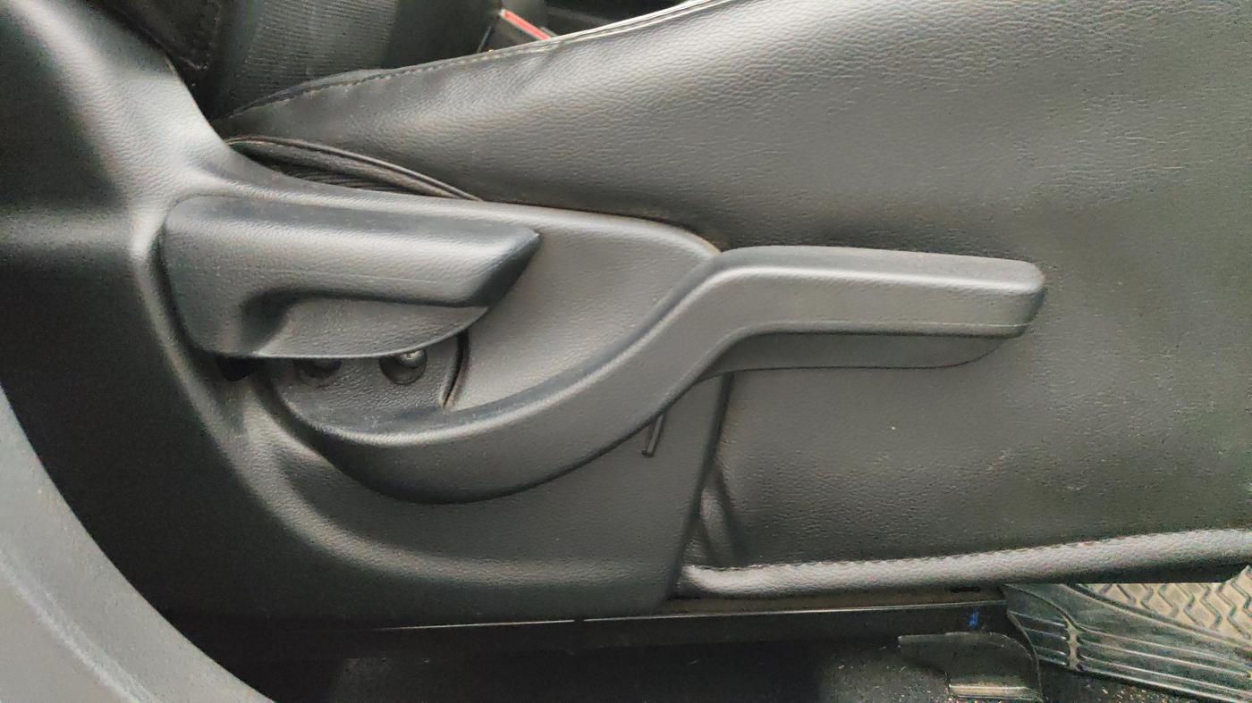 2018 Honda BR-V 1.5L I-VTEC V CVT, Petrol, Automatic, 60,737 km, Driver Side Adjustment Panel